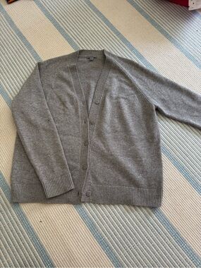COS 100% cashmere Gray V-Neck Button Cardigan Sweater